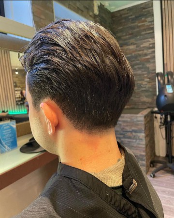 HAIRDRESSER FOR BOTH WOMEN AND MEN WANTED!