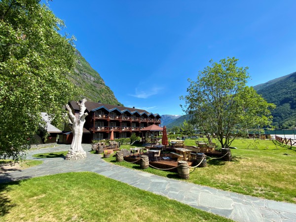 Resepsjon- og Bookingmedarbeidar