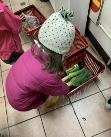 Er du en engasjert og varm barnehagelærer? Vi er en god, faglig og kreativ barnehage. Kanskje vi passer sammen?